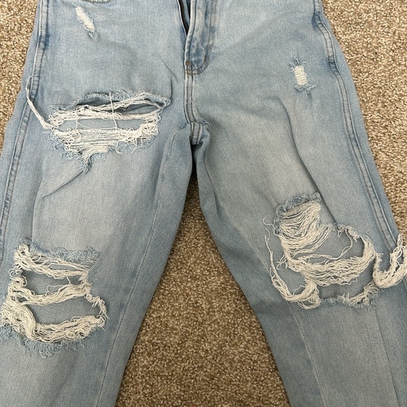 Super Ripped Arizona Jeans - Picture 2 of 4